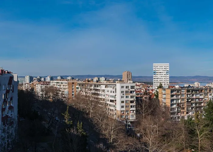 アパート Harmony Delux -free Parking ブルガス